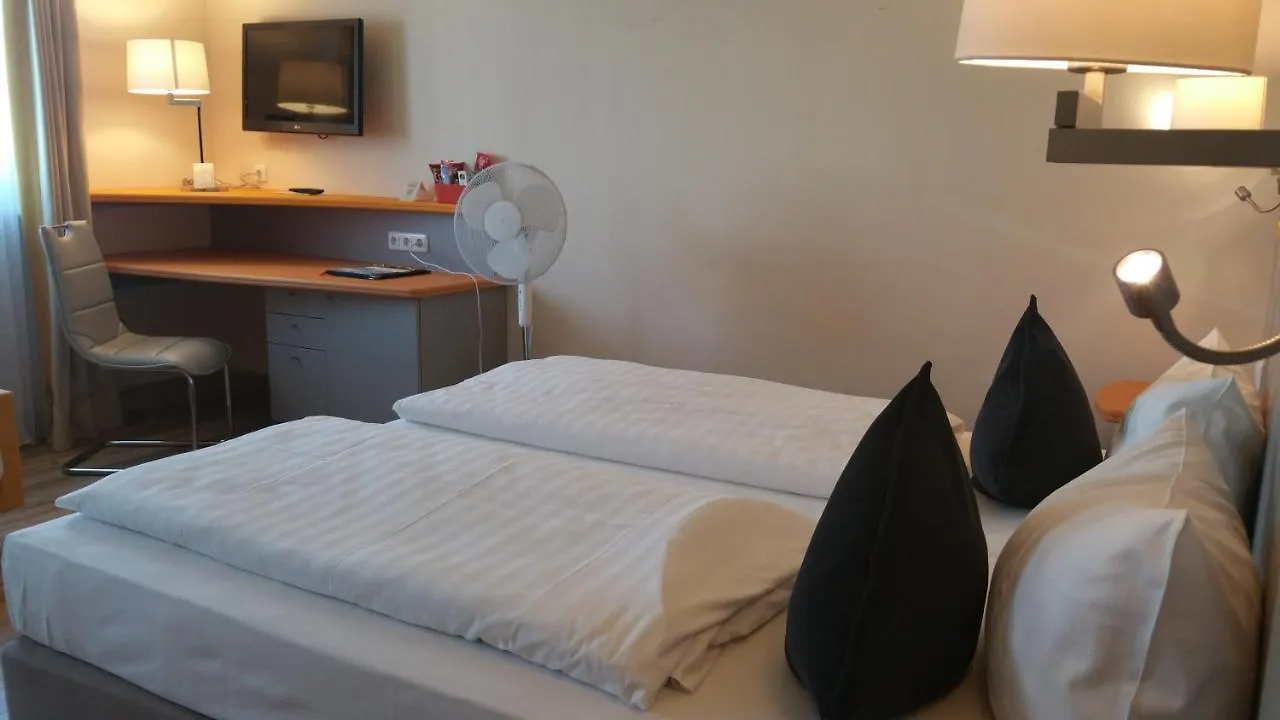 Hotel Cristal Neurenberg 3*,  Duitsland