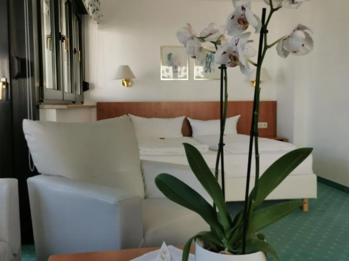 Hotel Cristal Nuremberg 3*,